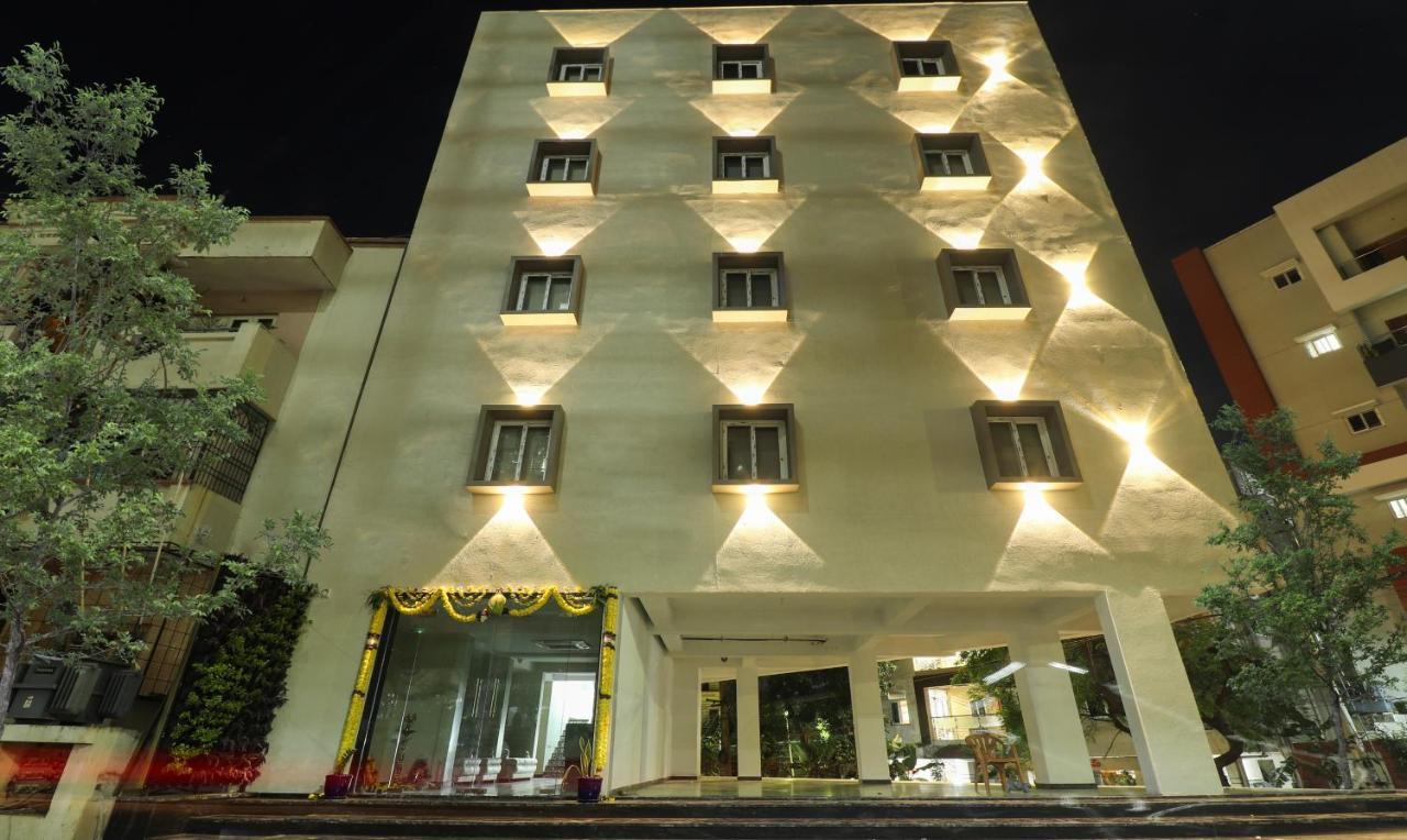 Treebo Sriz Cozy Seethamadhara Visákhapatnam Kültér fotó